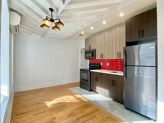 Rented by Hagstrom Management Inc | media 13