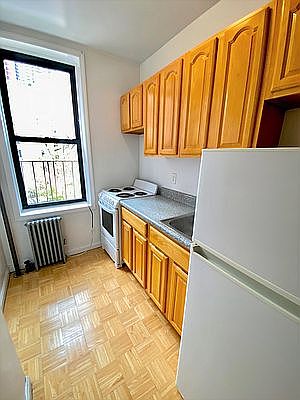 5th image of 1599 York Ave APT 4S
