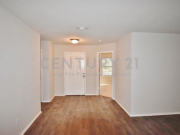 2nd image of 217 Silver Spur Dr