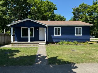 404 S Broad St, Holly, MI 48442