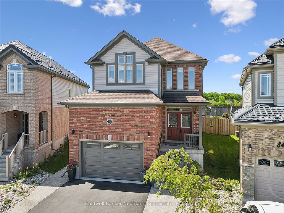 1st image of 82 Drone Cres