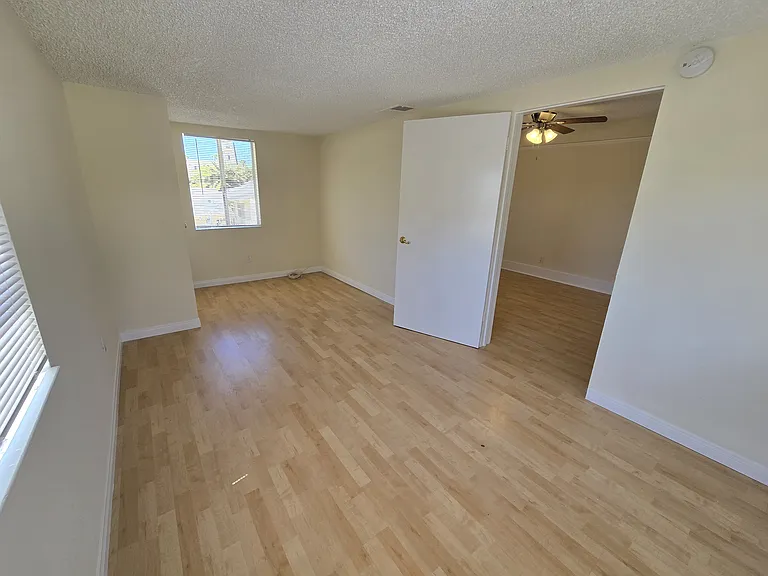 Room 1 of 3