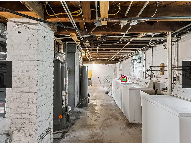 8447 W Maple St — Photo 3