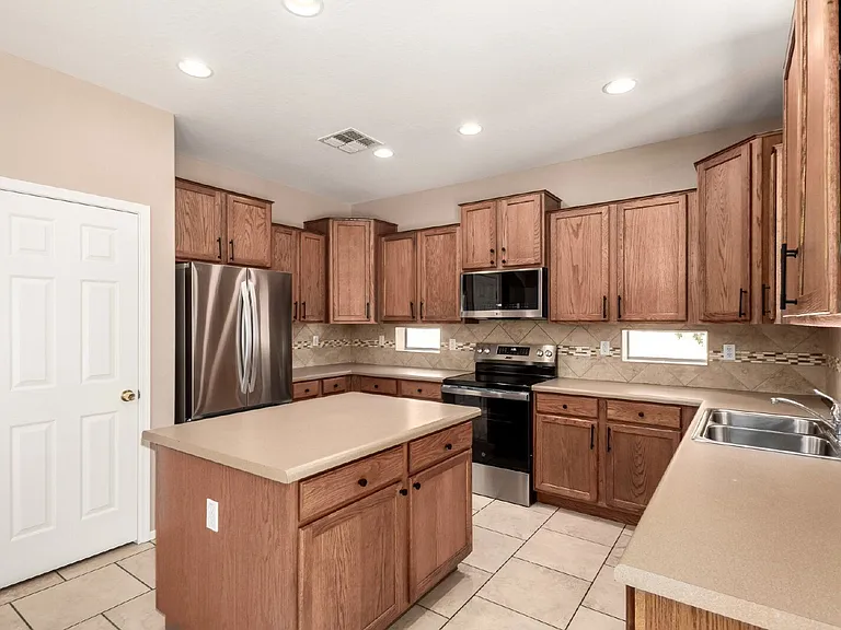 15204 W Westview Dr — Photo 15