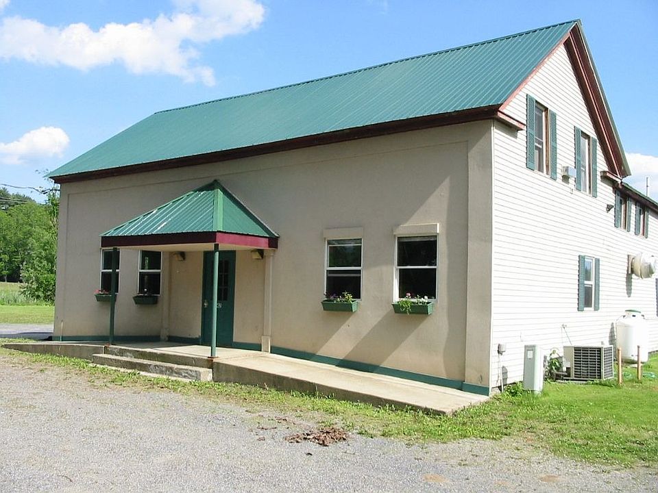 Tavern with 2 Apartments