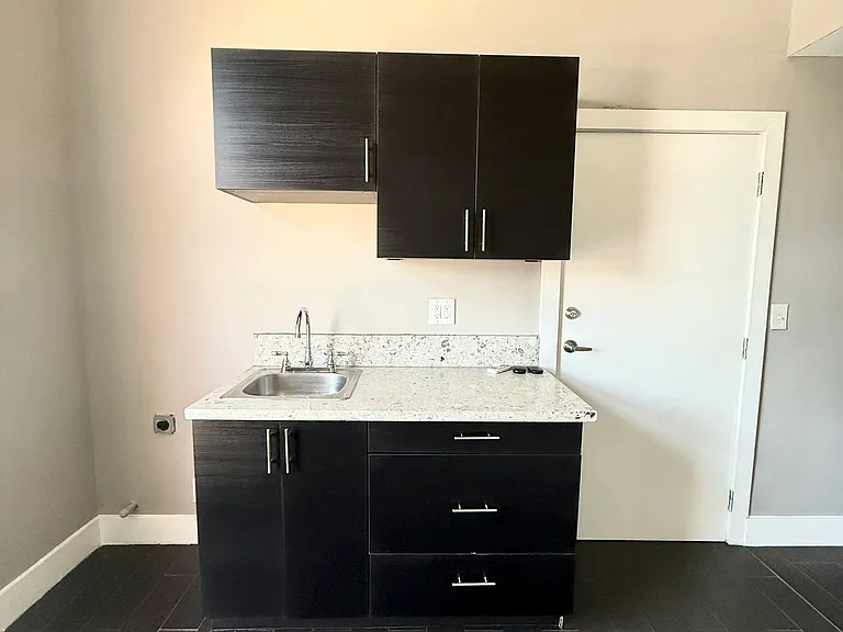 2330 E Cesar E Chavez Ave #5-8 — Photo 3