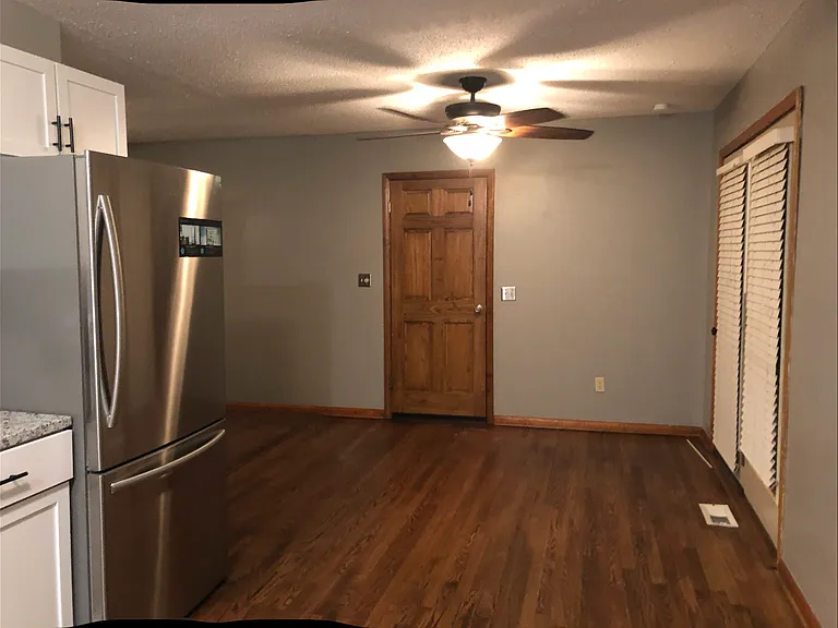 303 NE Orchard Dr — Photo 4