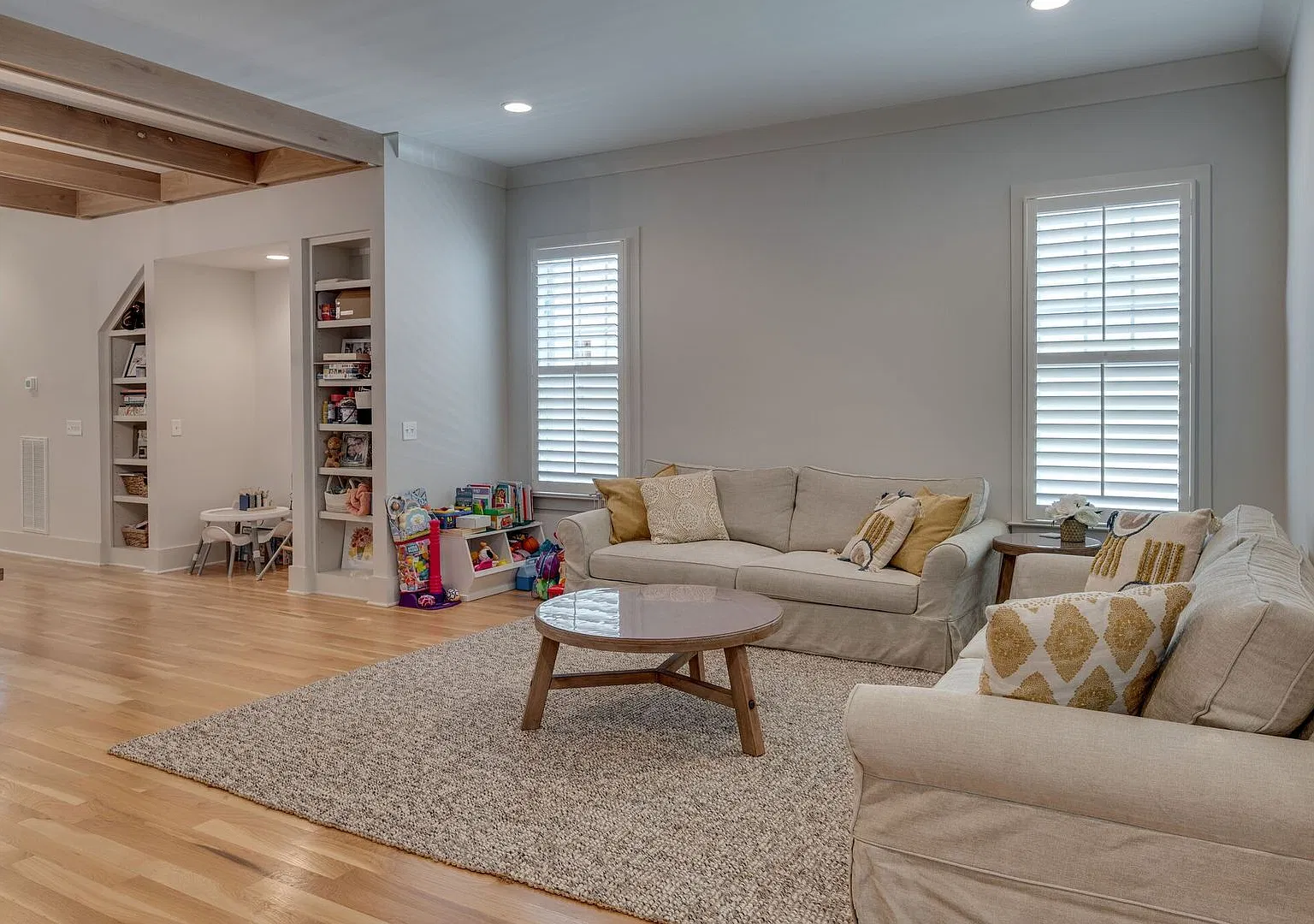 **Beautiful home constructed in 2022 - located in popular Charlotte Park** — Photo 3