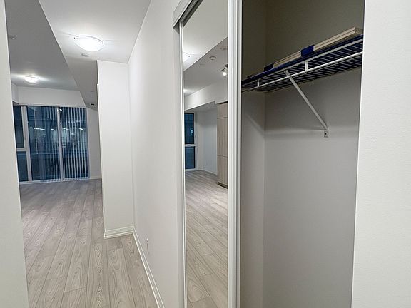3rd image of 400 King St W #720