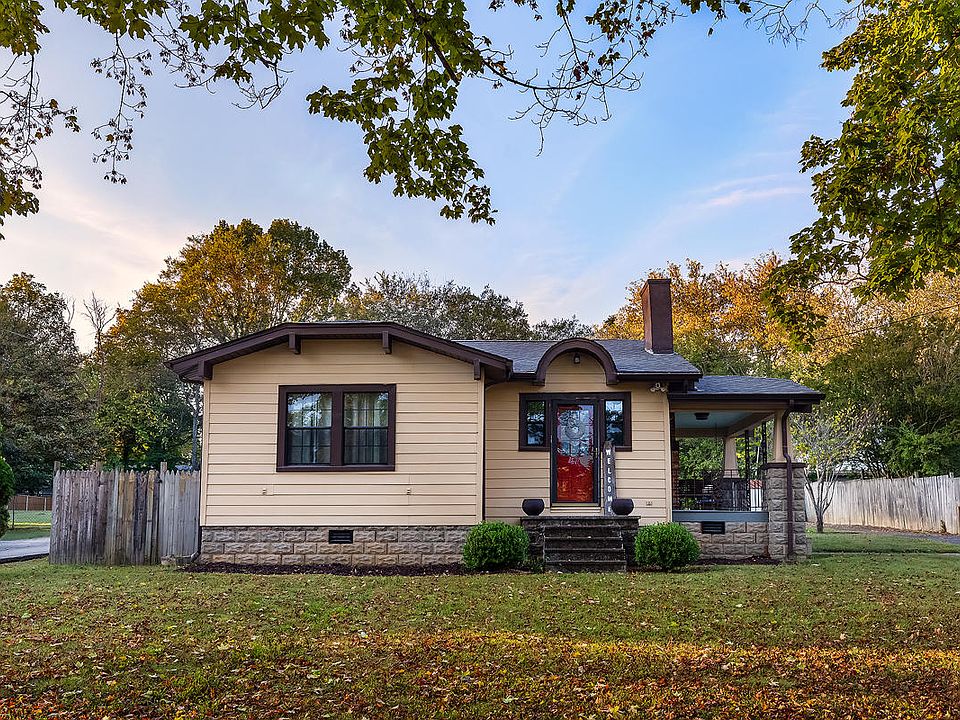 1st image of 2533 Woodrow Dr