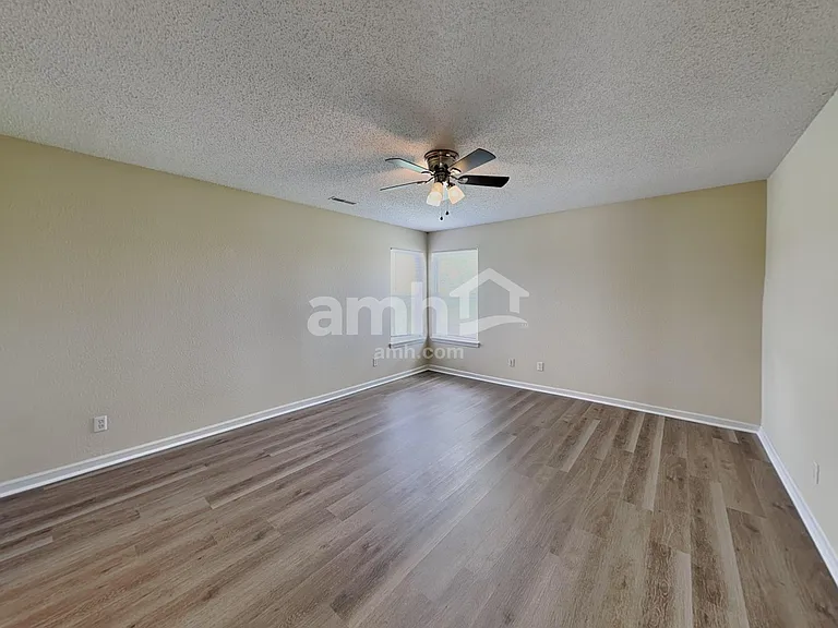 1347 Egret Ln — Photo 12