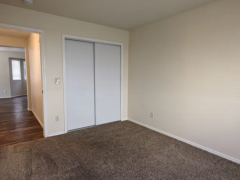 5444 Hicks Dr — Photo 12