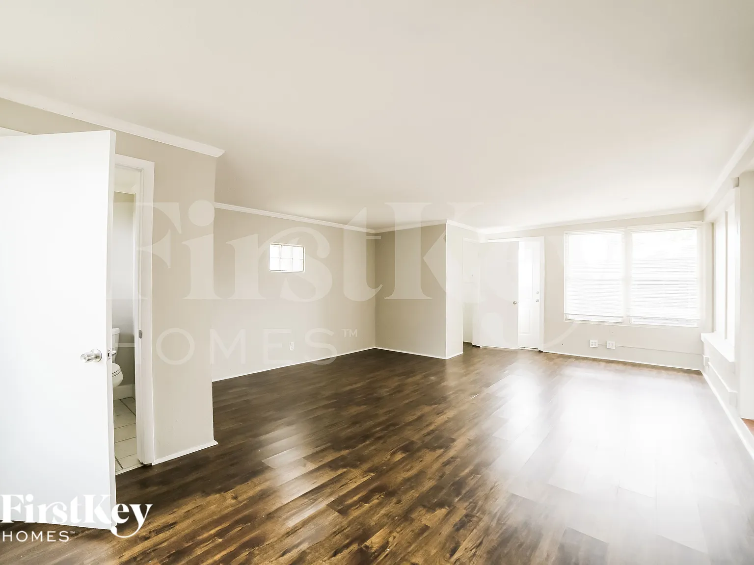 3 bed, 1.5 bath, 1796 sqft, $2,340 — Photo 2