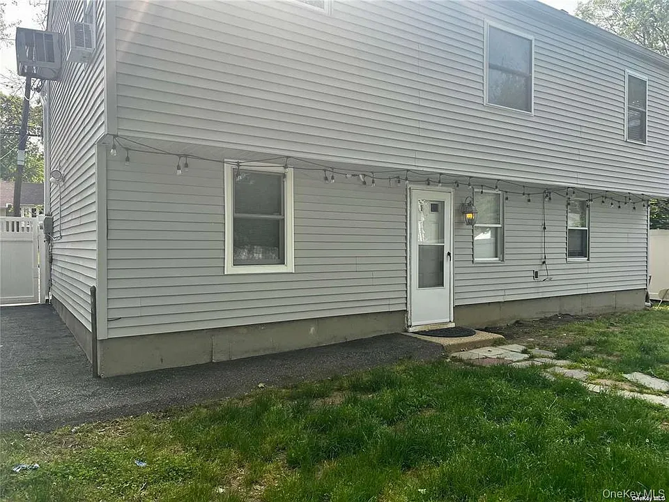 25 Juanita Ave