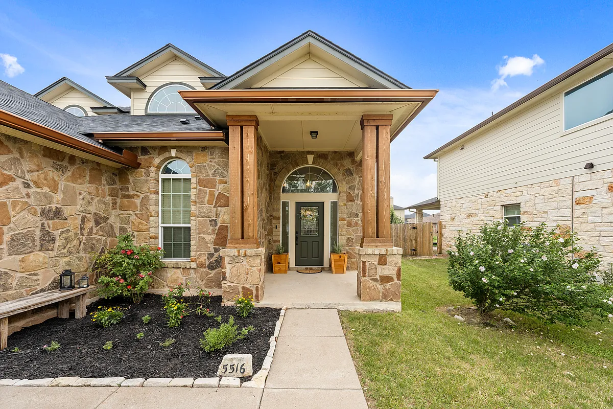 Building Photo - 5516 Pinery Dr