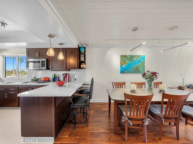 760 Manhattan Beach Blvd #B — Photo 4