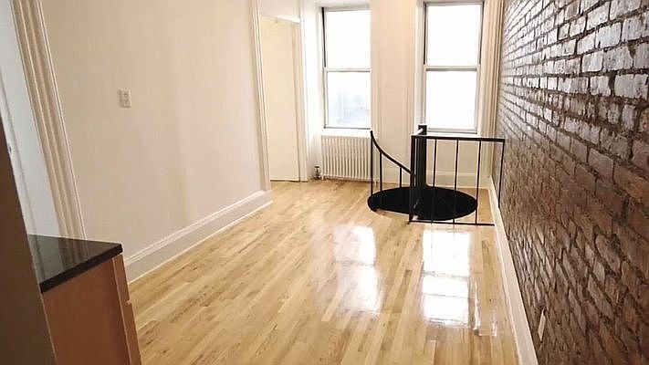 1st image of 10 Gay St