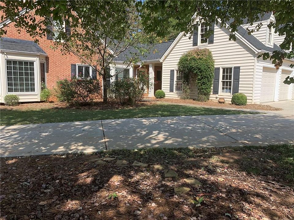 2nd image of 475 Shadowlawn Rd SE