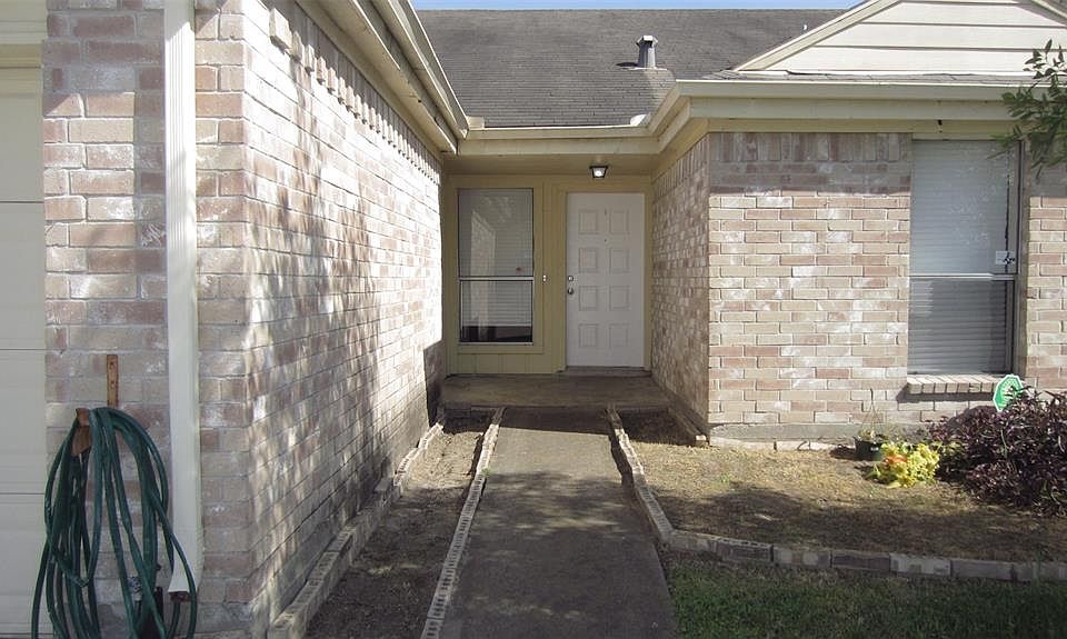 1st image of 13418 Rainbow Falls St
