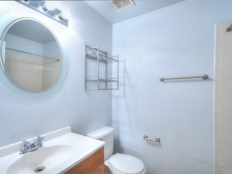 2540 Lyncrest Dr — Photo 13