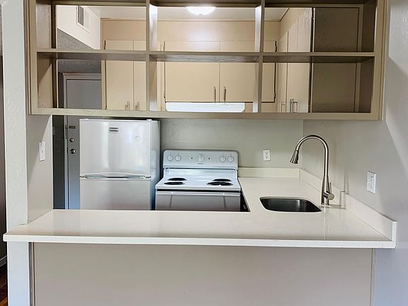 2nd image of 3150 Notre Dame Dr APT 11