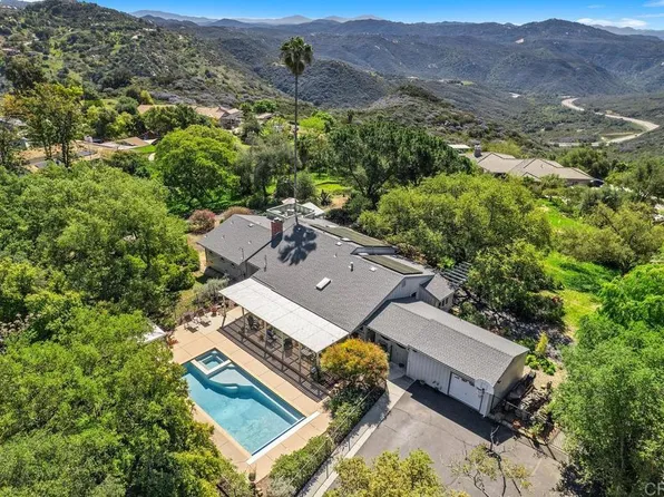 26765 Banbury Dr, Valley Center, CA 92082