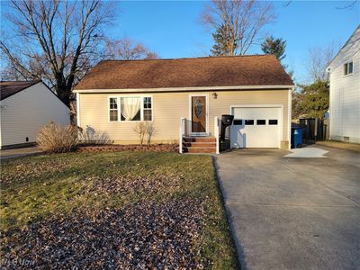 821 Mannering Rd, Eastlake, OH, 44095