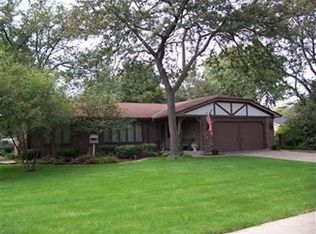 703 S Main St, Crown Point, IN 46307