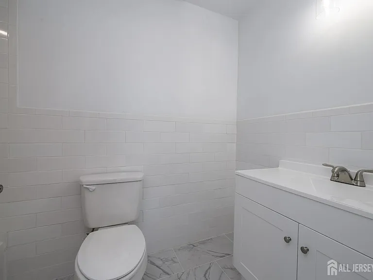 805 Darlington Dr — Photo 19