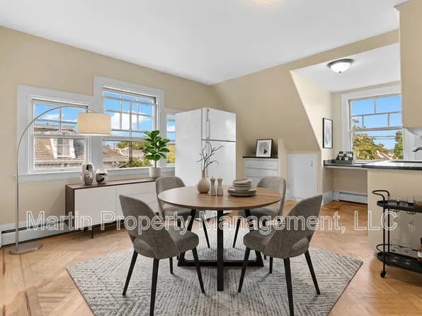 278 Lafayette St APT 5, Salem, MA 01970