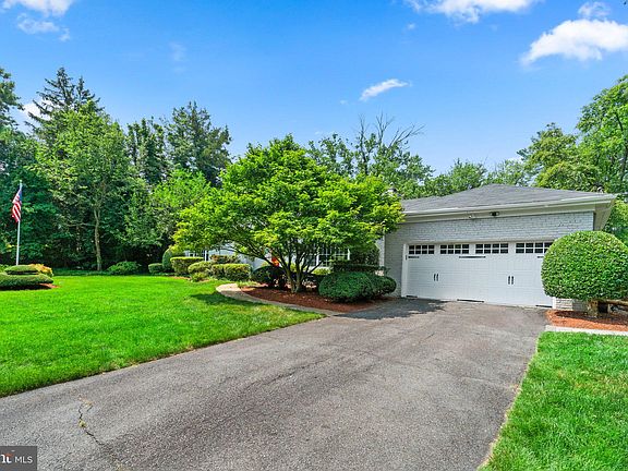 3rd image of 4324 Brookside Dr