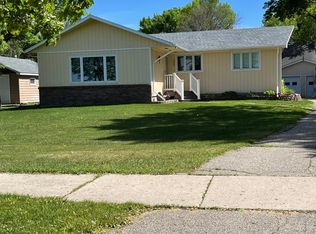 2309 19th Ave SW, Willmar, MN 56201