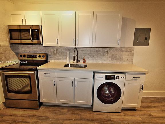 4th image of 890 NW 45th Ave APT 4