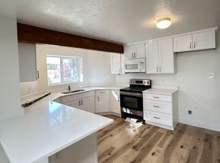 10218 S Snow Iris Way, Sandy, UT 84092
