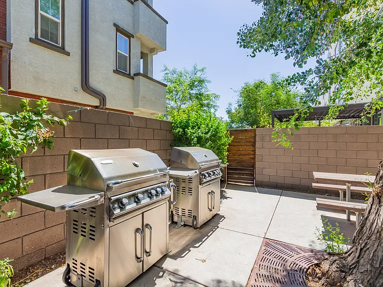 727 E Portland St #3 — Photo 40