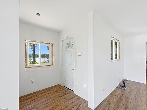 5th image of 2324 Salmon Bay Rd