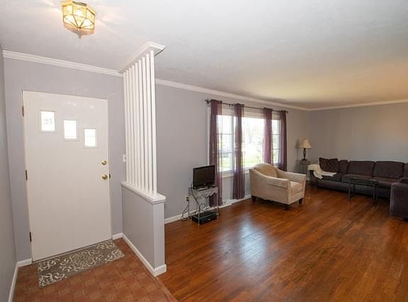 2nd image of 2116 Peachtree Ln