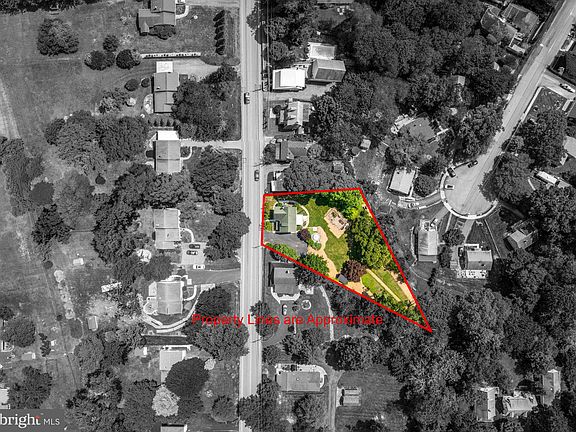 3rd image of 222 S Pennell Rd