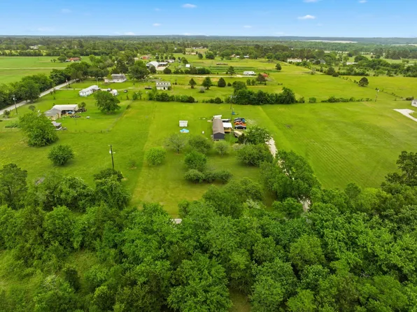 122 Wire Rd, Huntsville, TX 77320