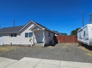 680 S 5th St, Harrisburg, OR 97446