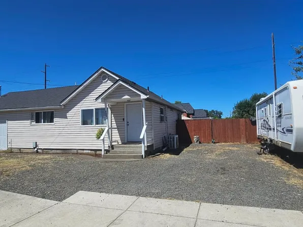 680 S 5th St, Harrisburg, OR 97446