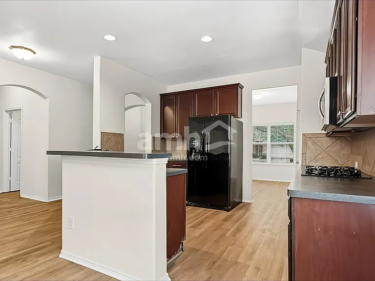 10702 Nantucket Dr — Photo 4