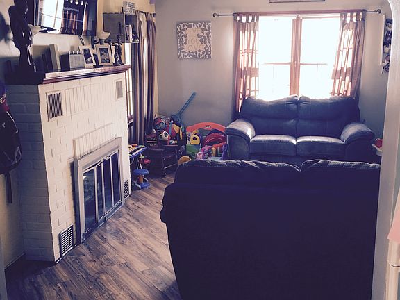 3rd image of 208 E 4th Ave