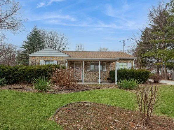 5736 Willow Springs Rd, La Grange Highlands, IL 60525