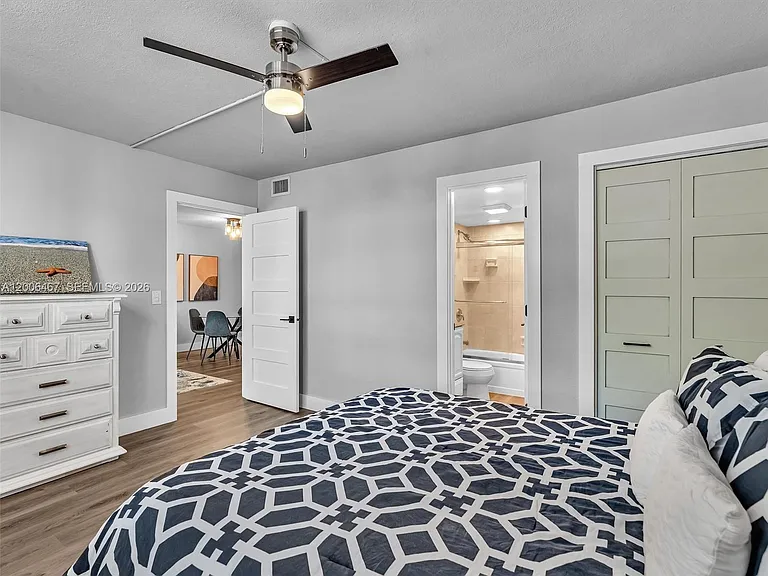 9340 Lagoon Pl #303 — Photo 25