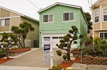 2nd image of 426 Commercial Ave