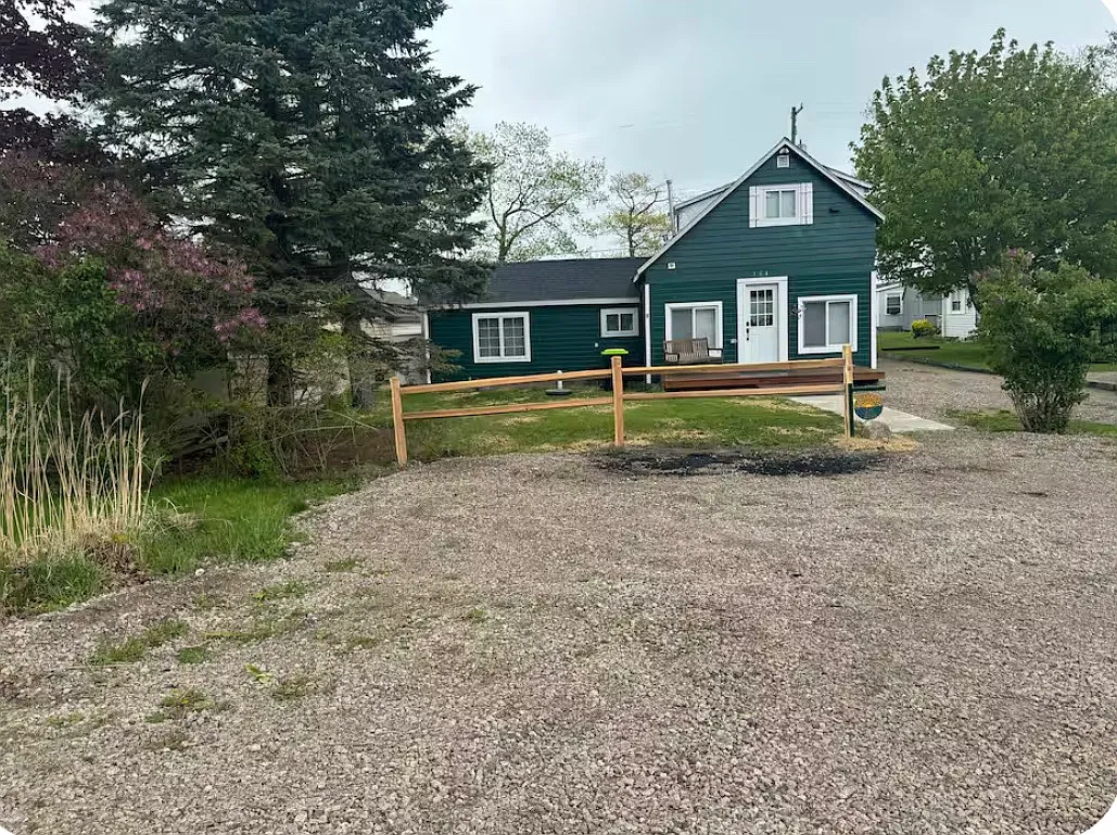 3 bed, 1282 sqft, $2,000 — Photo 3