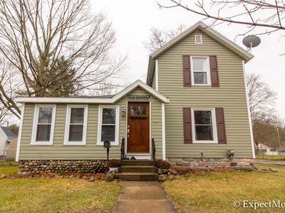 212 W Marshall St, Hastings, MI, 49058