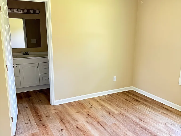 306 Hayworth St — Photo 5