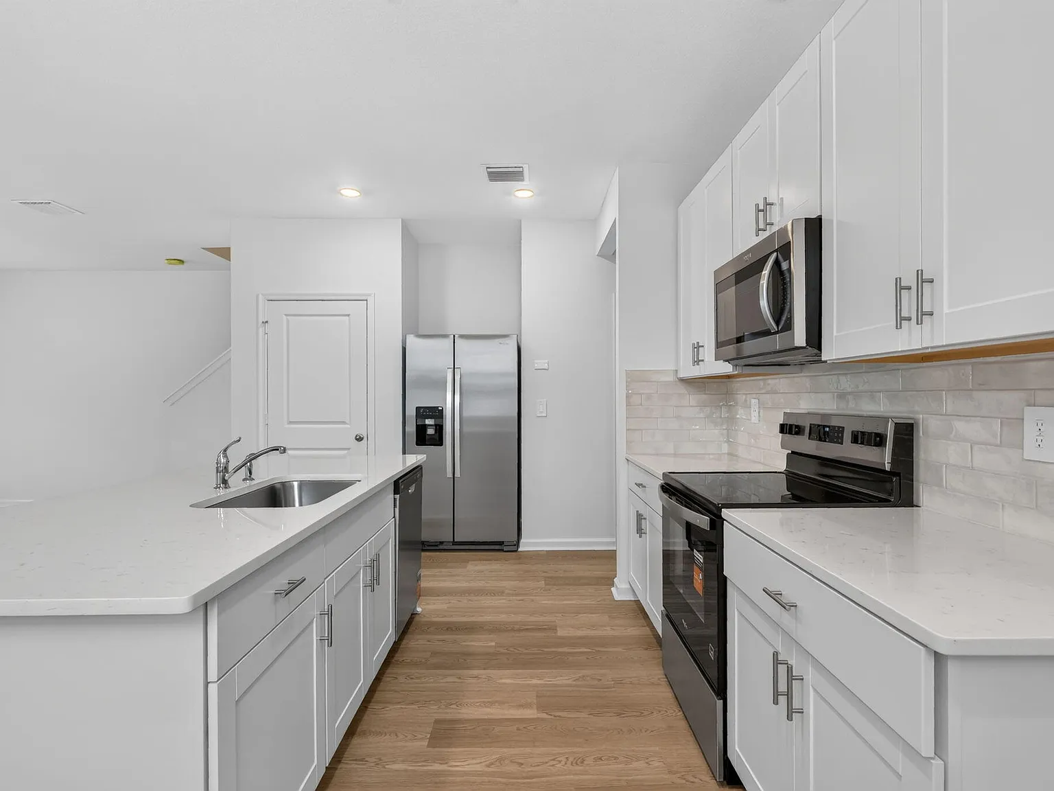 3 bed, 2.5 bath, 1808 sqft, $2,550 — Photo 4